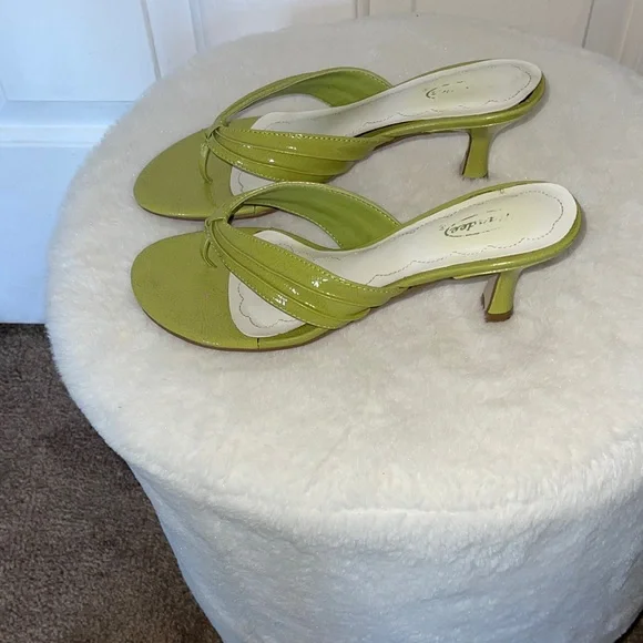 Mandee Clogs Lime Green Women's Sandals - Picture 6 of 6
